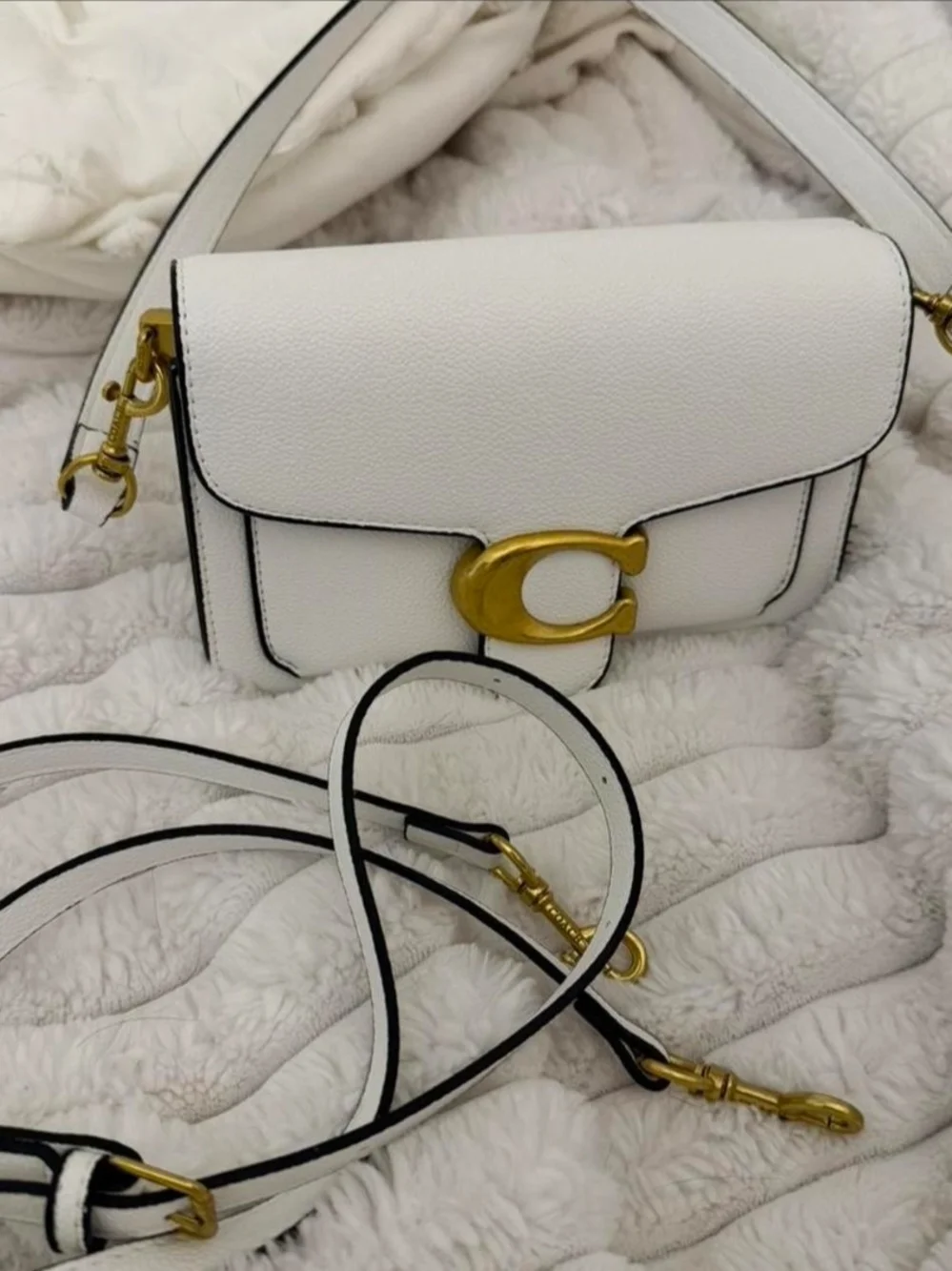 Looks Like Coach Purse But Not. White Crossbody Bag with Gold C-Clasp Reposhing.